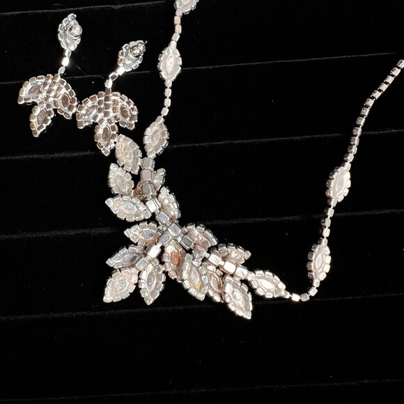 Rhinestone Costume Necklace | Leaf Style - Picture 5 of 5